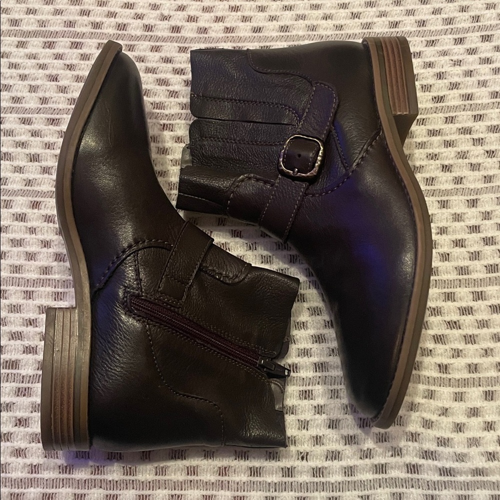 Clarks Women's Camzin Loop Dark Brown Leather Ankle Boots (Size 8) - Picture 4 of 11